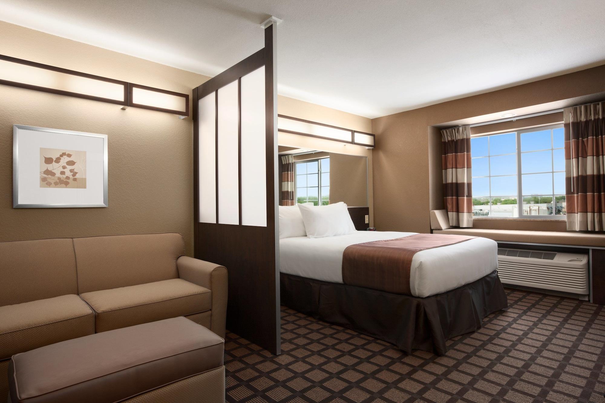 Microtel Inn & Suites Плезънтън Екстериор снимка