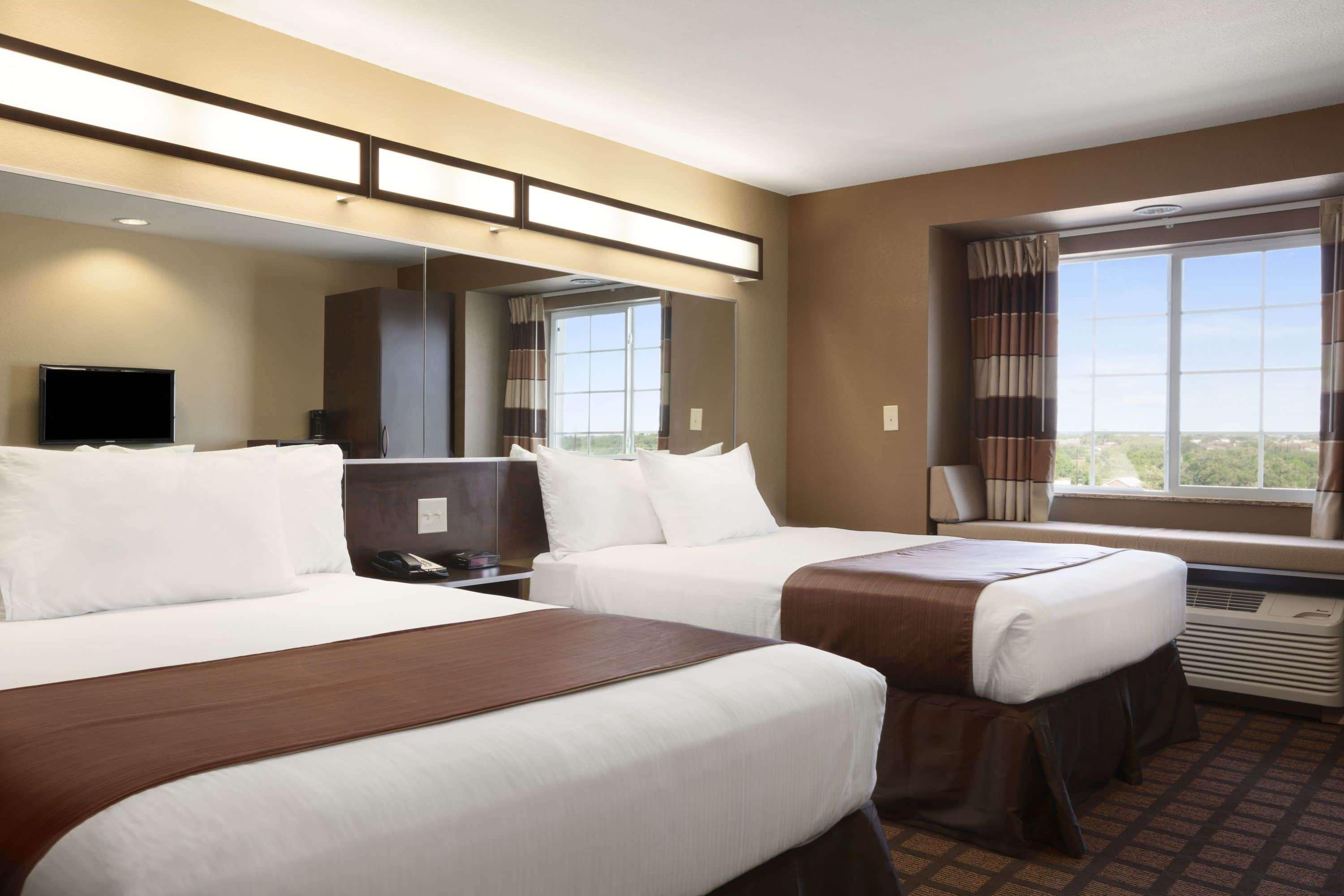 Microtel Inn & Suites Плезънтън Екстериор снимка